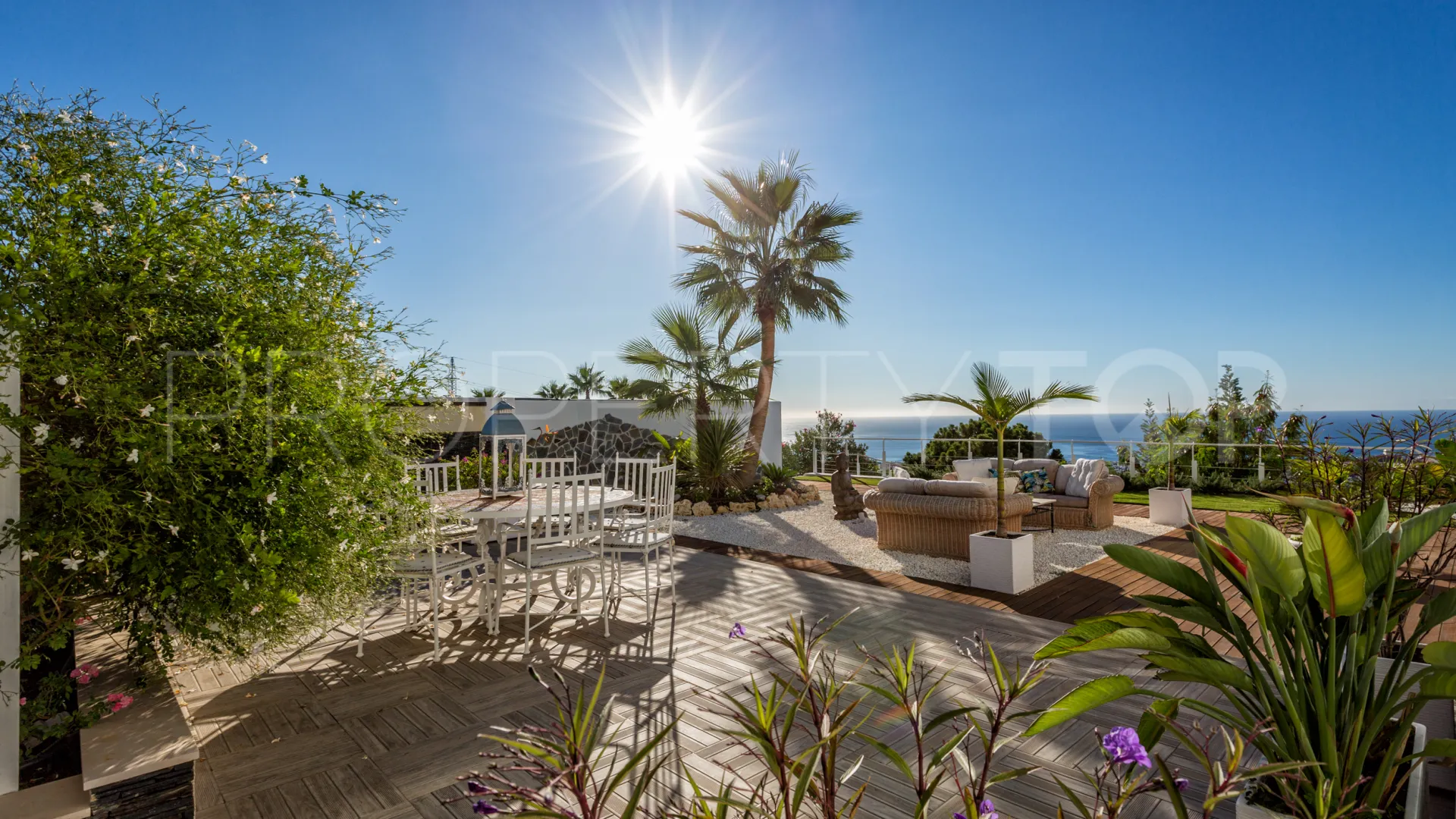 Comprar villa de 7 dormitorios en Altos de Estepona