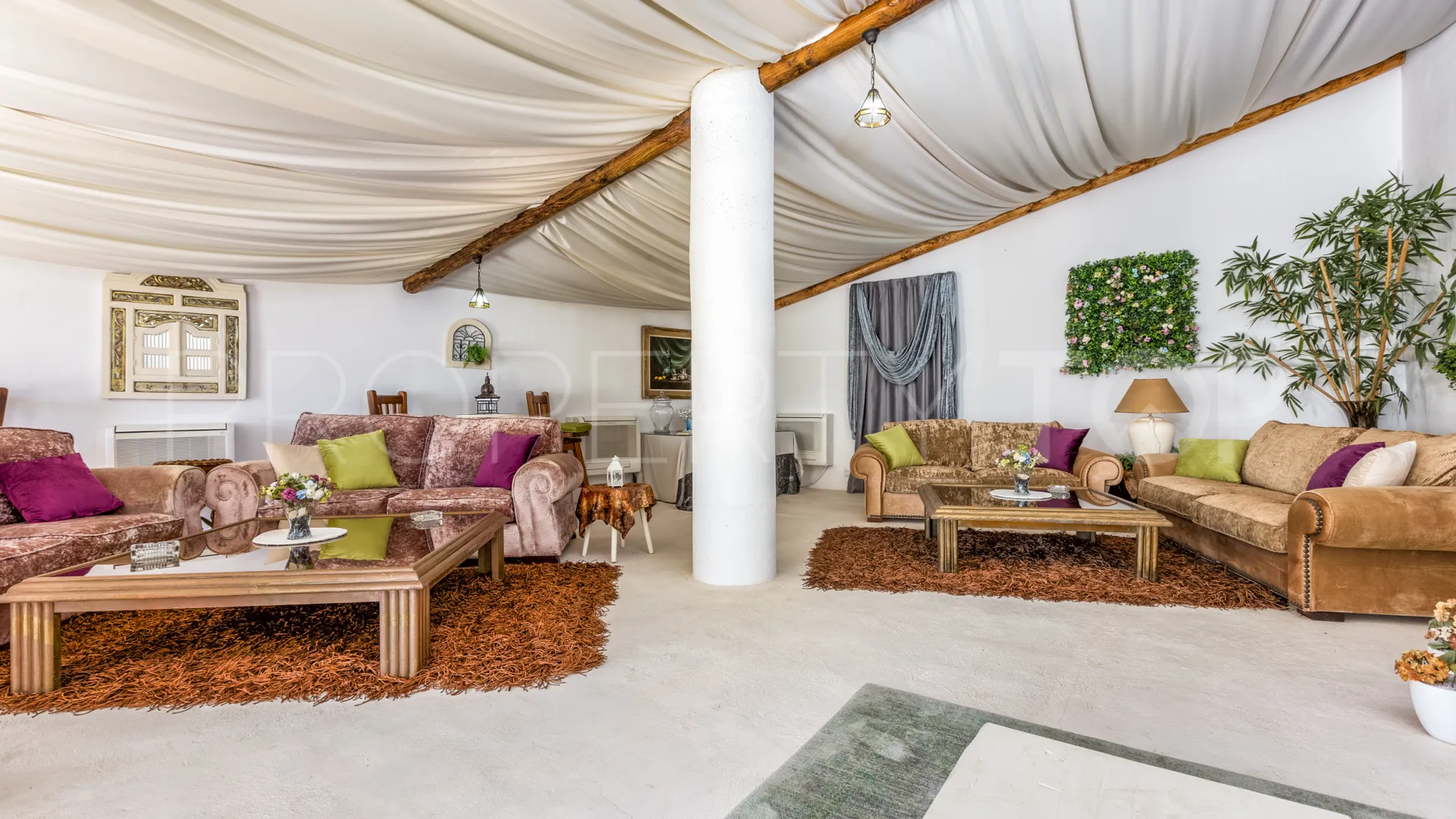 Comprar villa de 7 dormitorios en Altos de Estepona