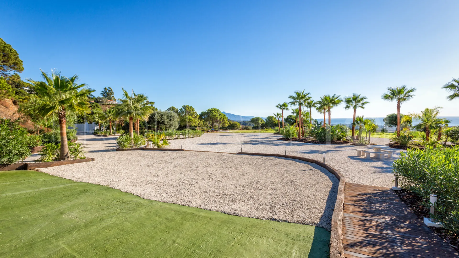 Comprar villa de 7 dormitorios en Altos de Estepona
