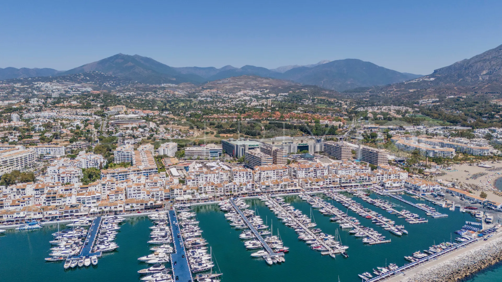 Apartamento con 2 dormitorios en venta en Puerto