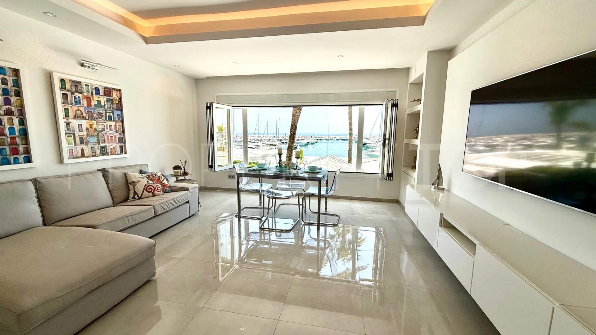 Apartamento con 2 dormitorios en venta en Puerto