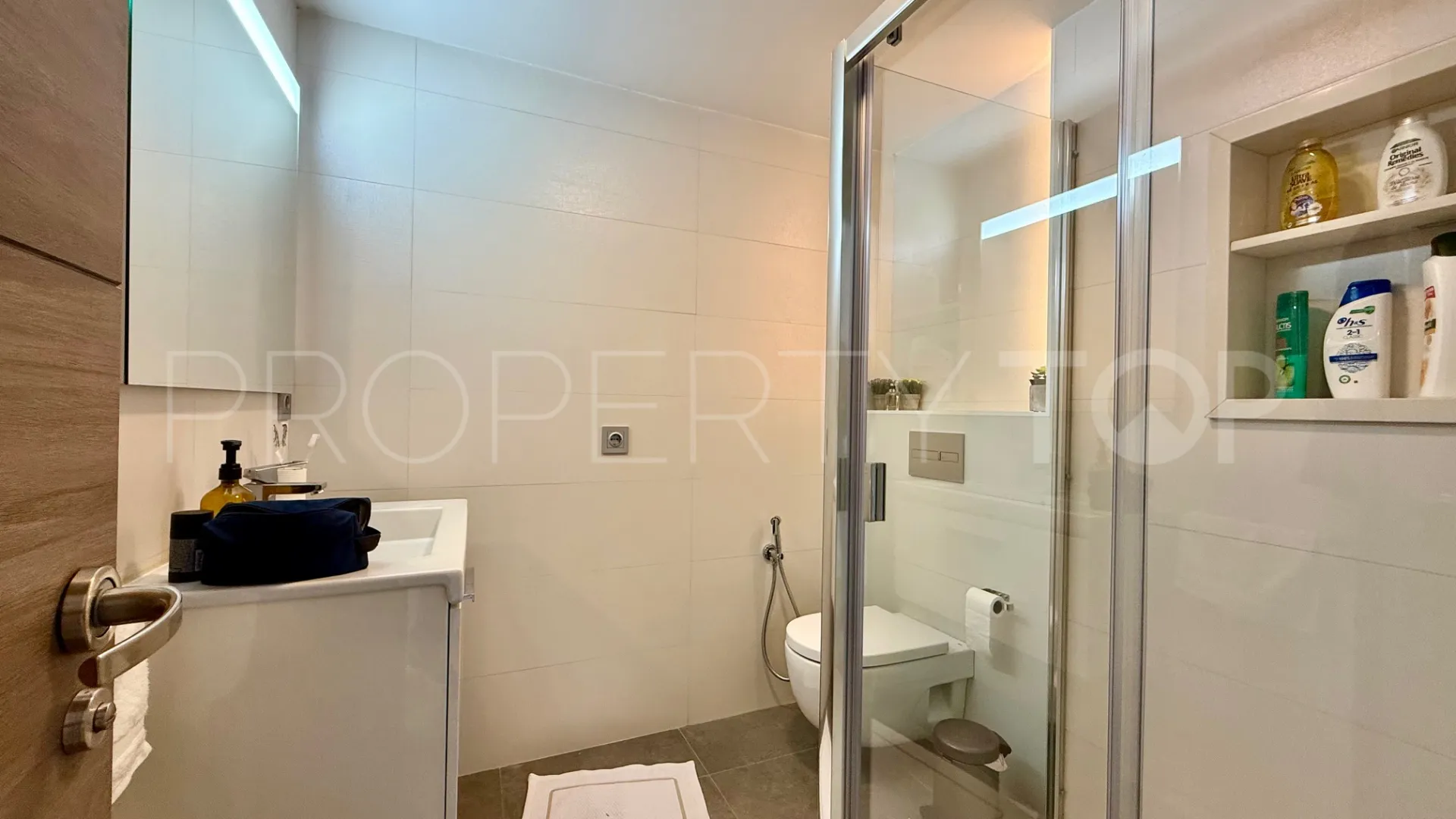 Apartamento con 2 dormitorios en venta en Puerto
