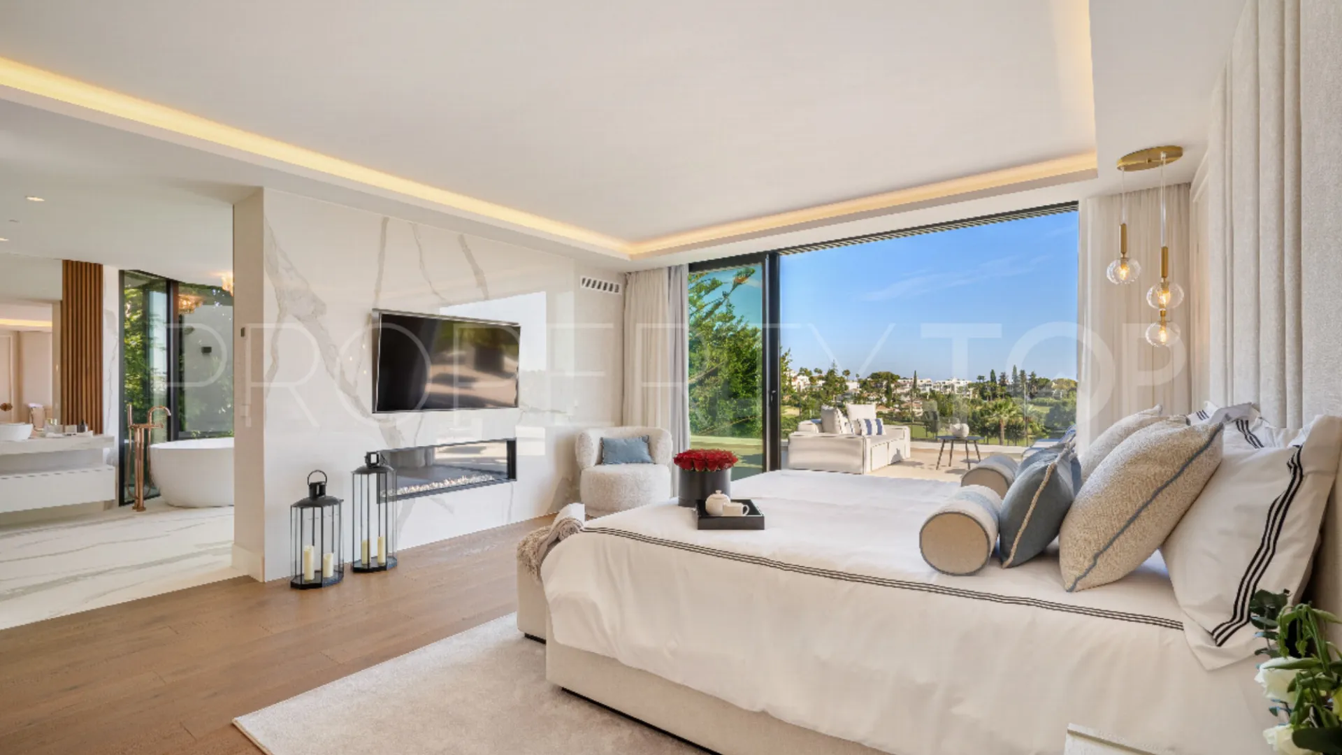 Se vende villa de 6 dormitorios en Los Naranjos