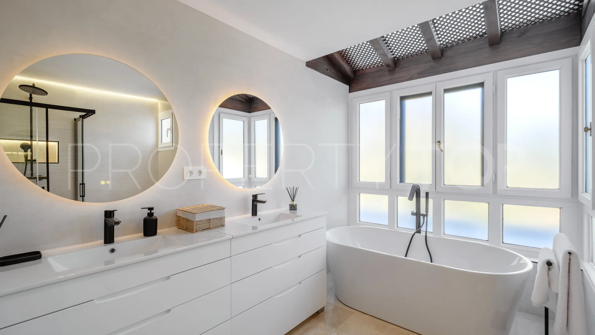 Atico duplex en venta en Marbella - Puerto Banus