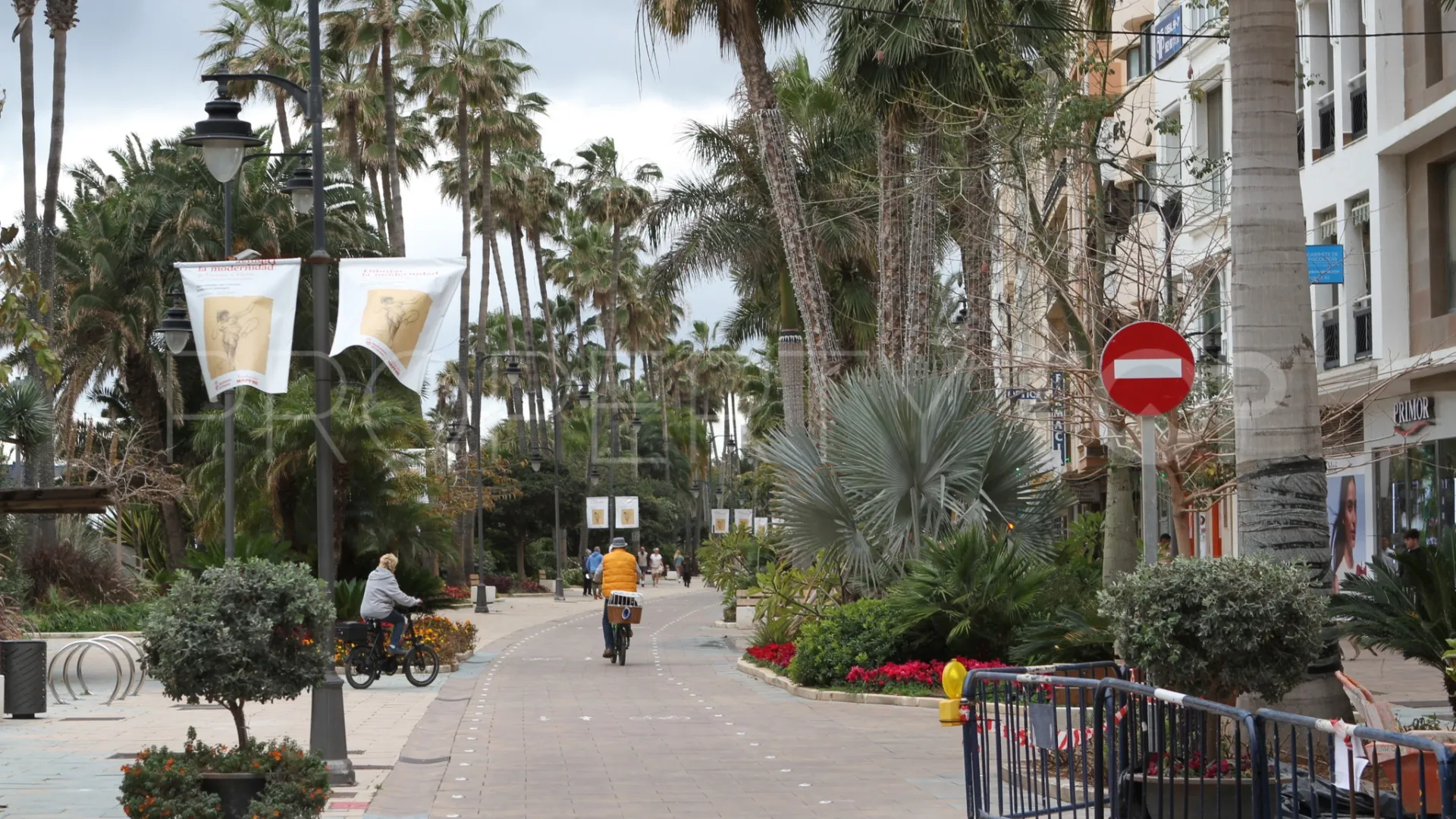 For sale apartment in Estepona with 3 bedrooms