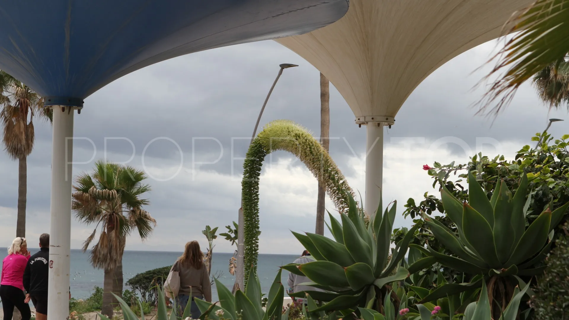 For sale apartment in Estepona with 3 bedrooms