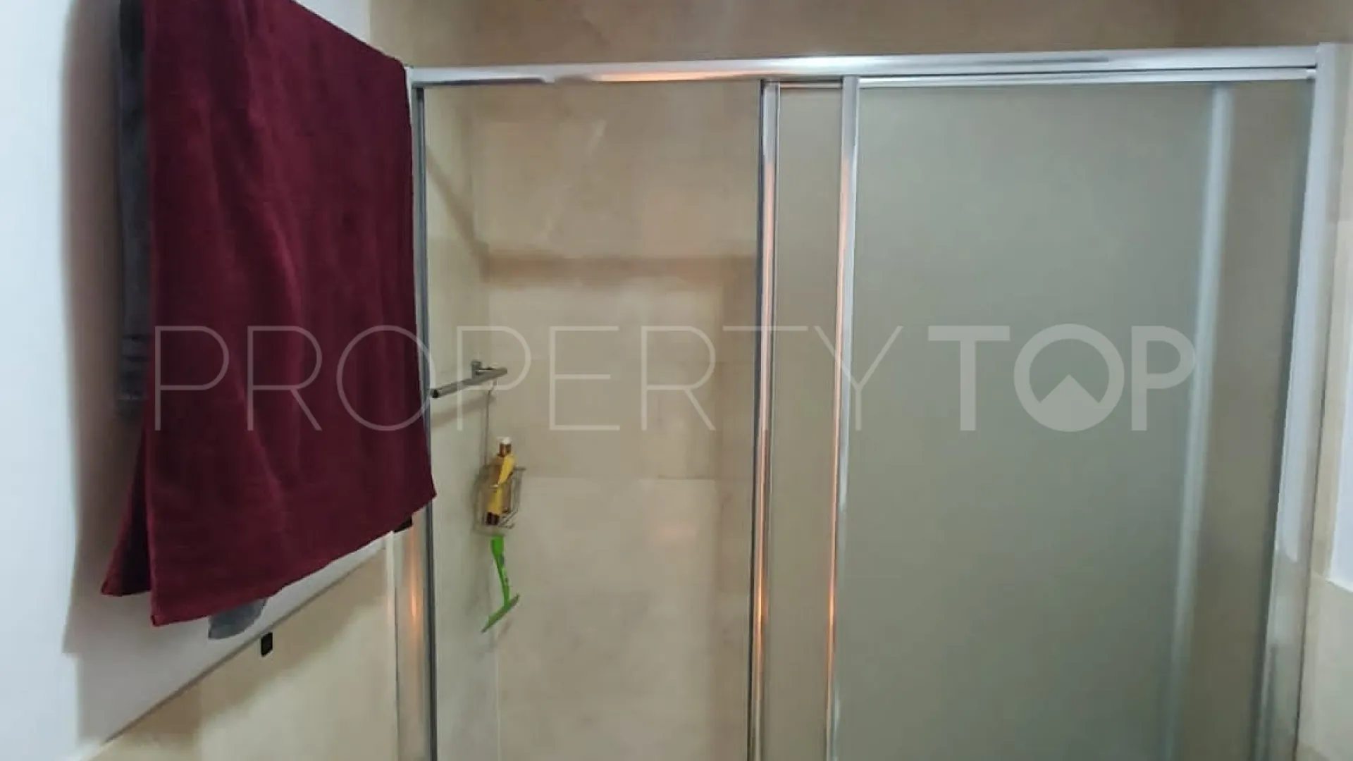 For sale apartment in Estepona with 3 bedrooms