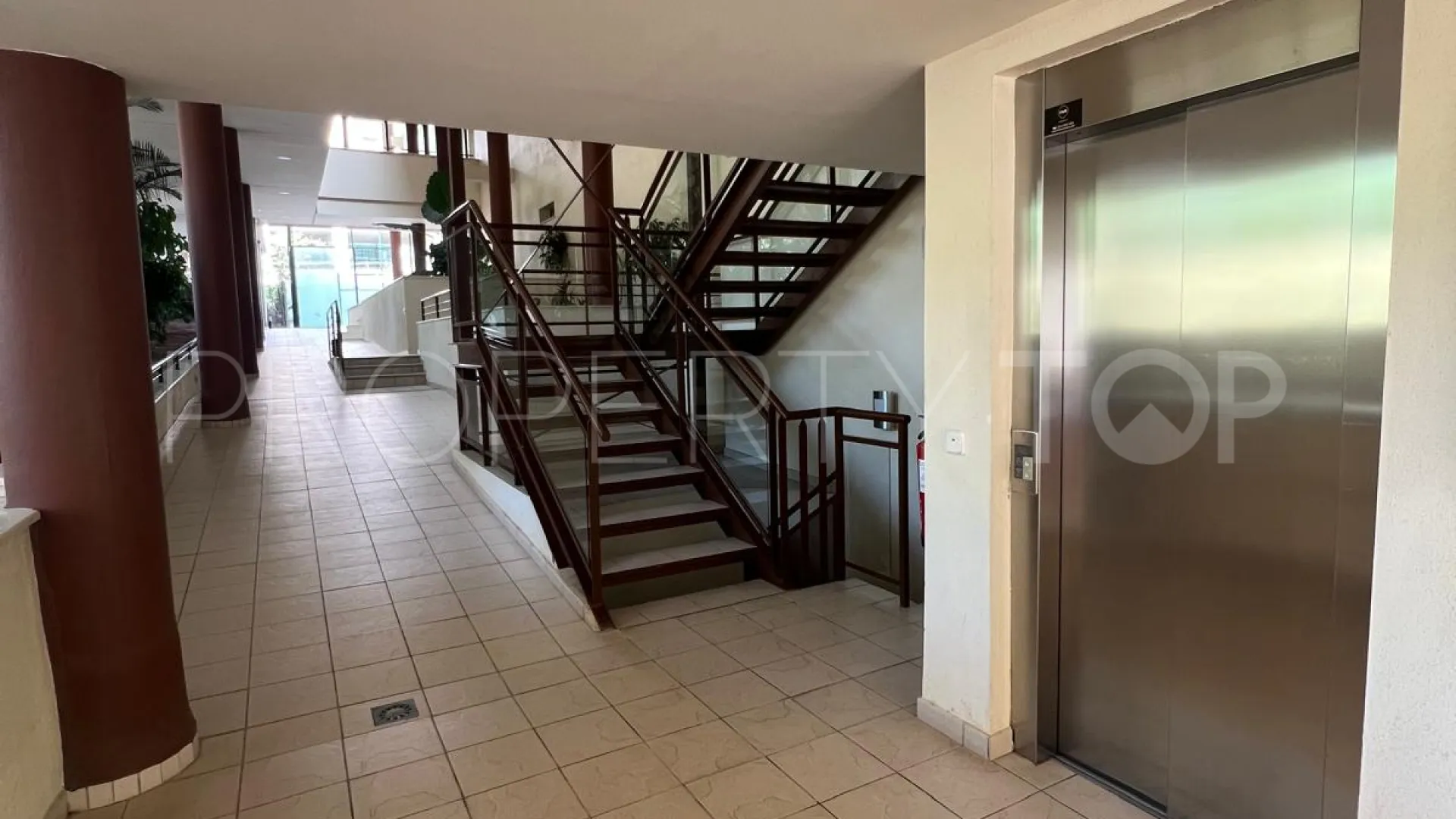 For sale apartment in Estepona with 3 bedrooms