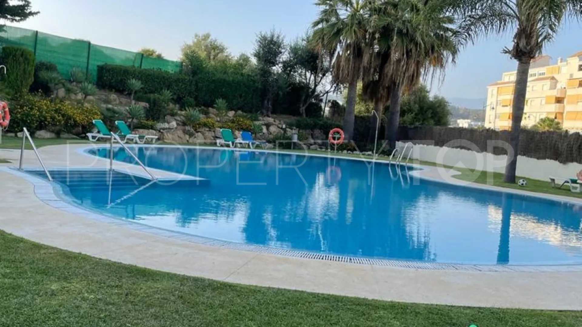 For sale apartment in Estepona with 3 bedrooms
