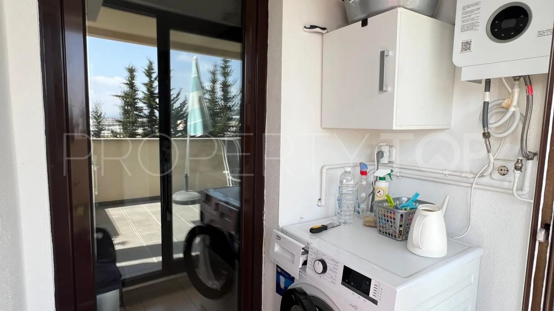 For sale apartment in Estepona with 3 bedrooms
