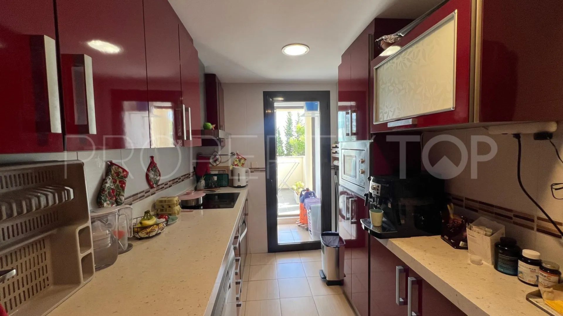 For sale apartment in Estepona with 3 bedrooms