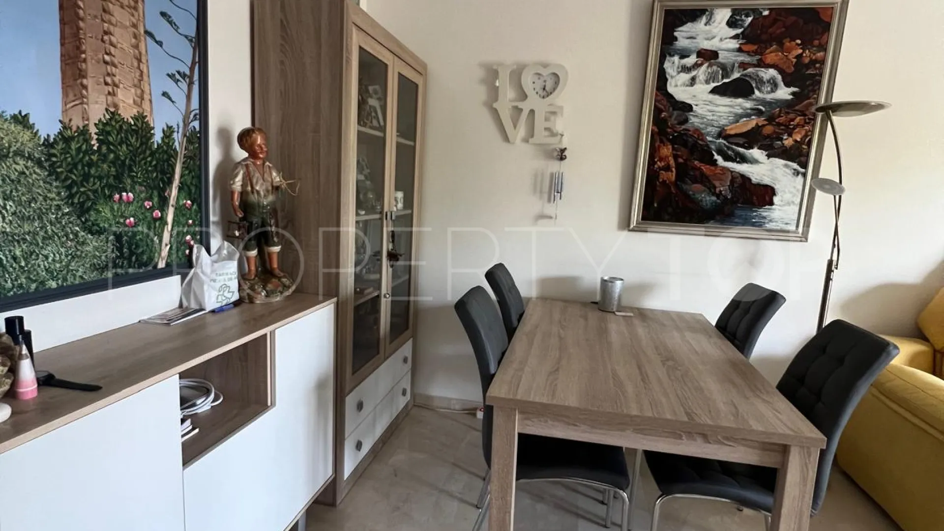 For sale apartment in Estepona with 3 bedrooms