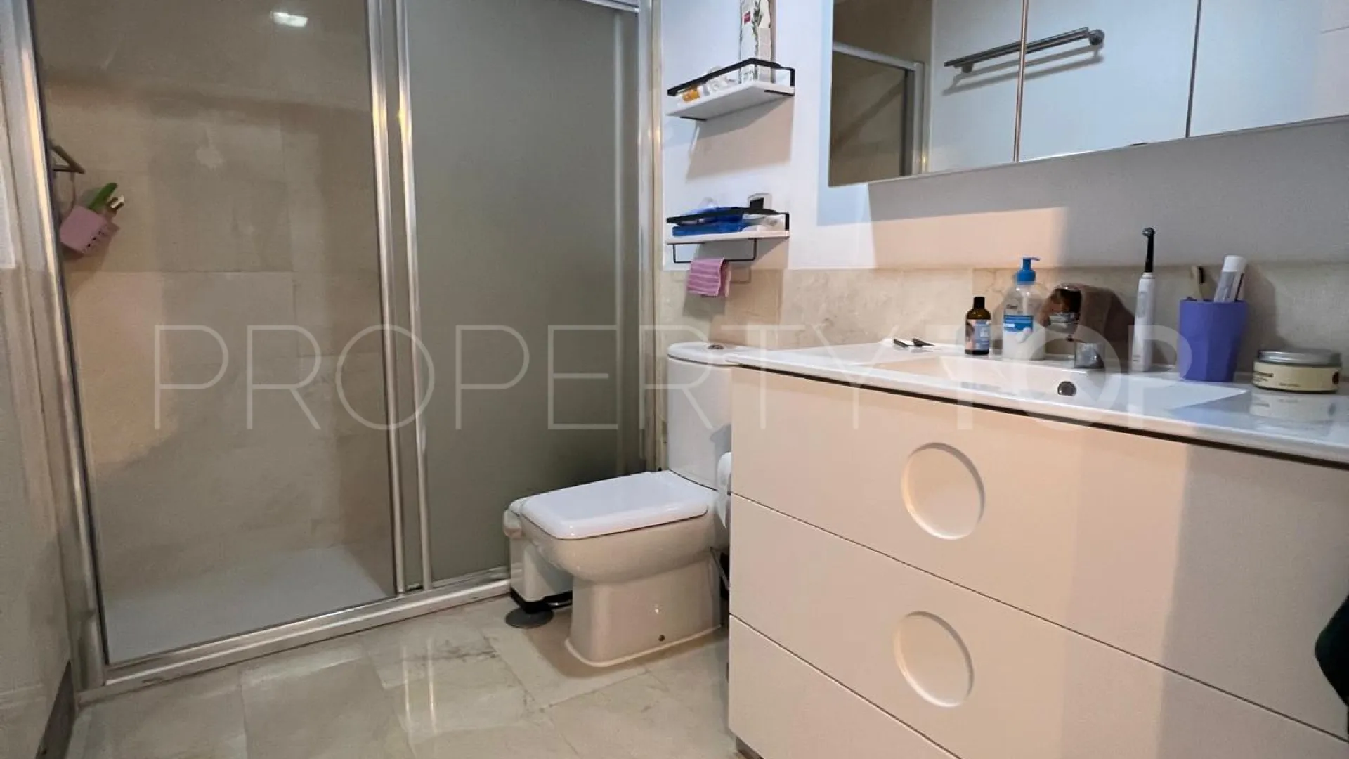 For sale apartment in Estepona with 3 bedrooms