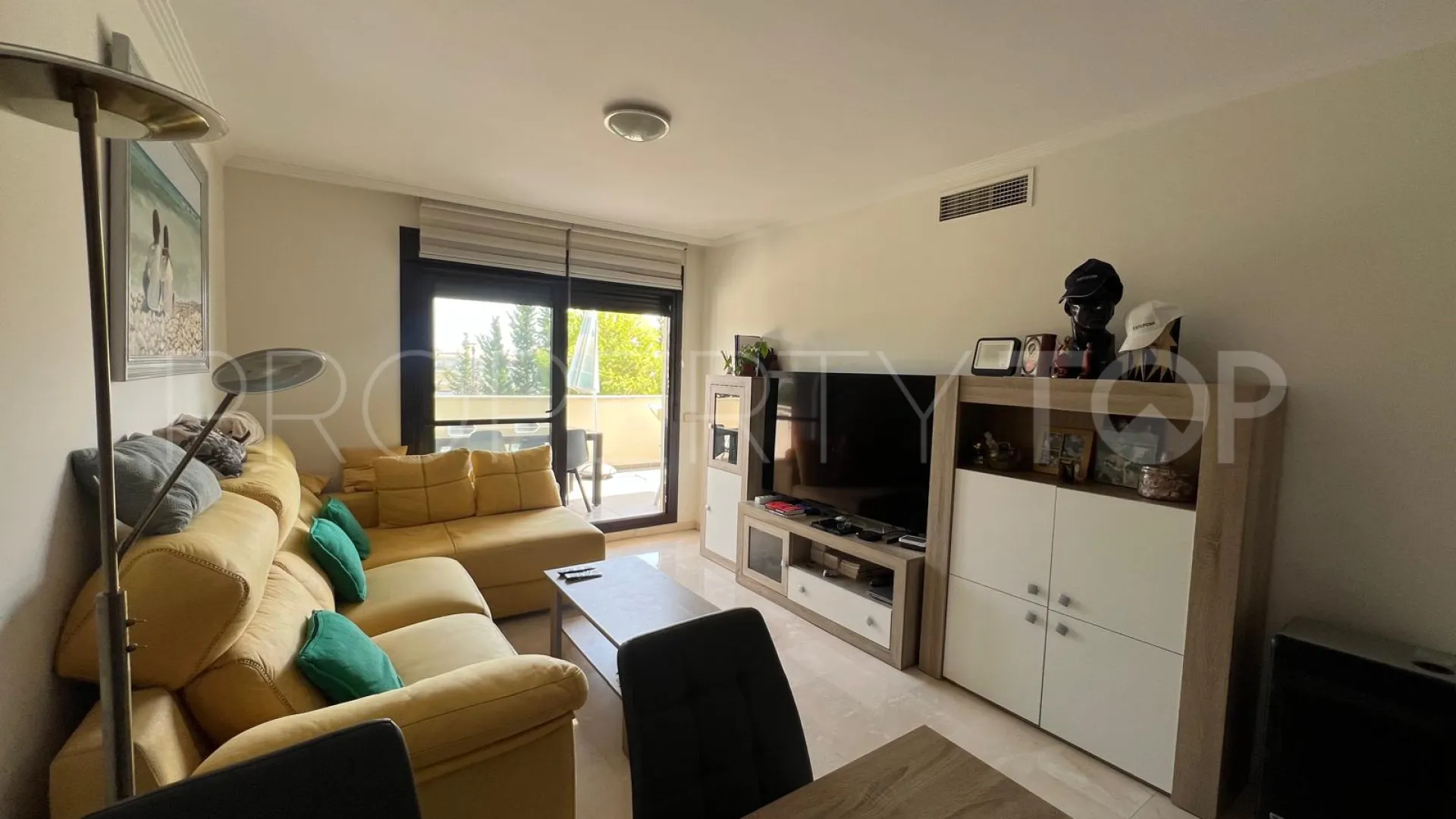 For sale apartment in Estepona with 3 bedrooms