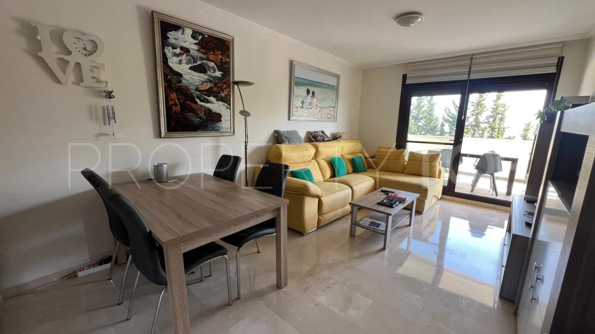 For sale apartment in Estepona with 3 bedrooms