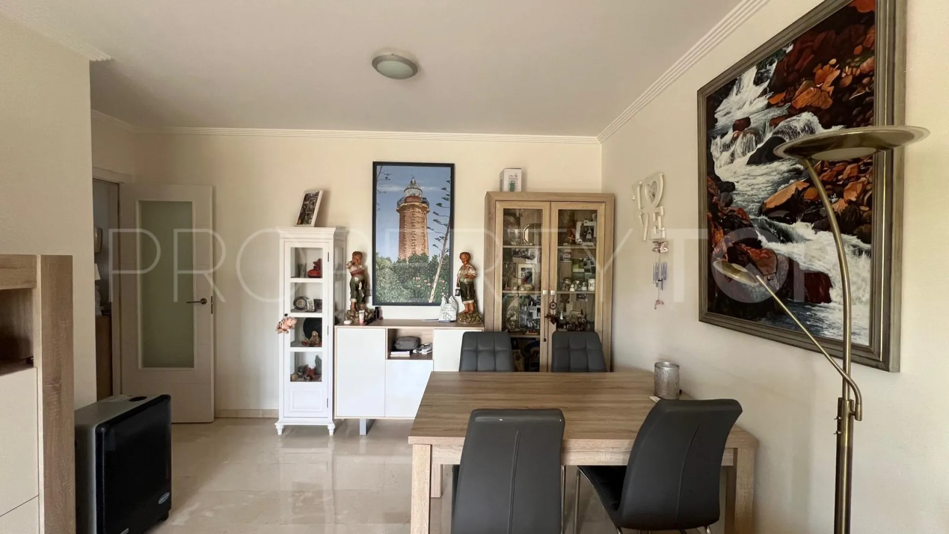For sale apartment in Estepona with 3 bedrooms