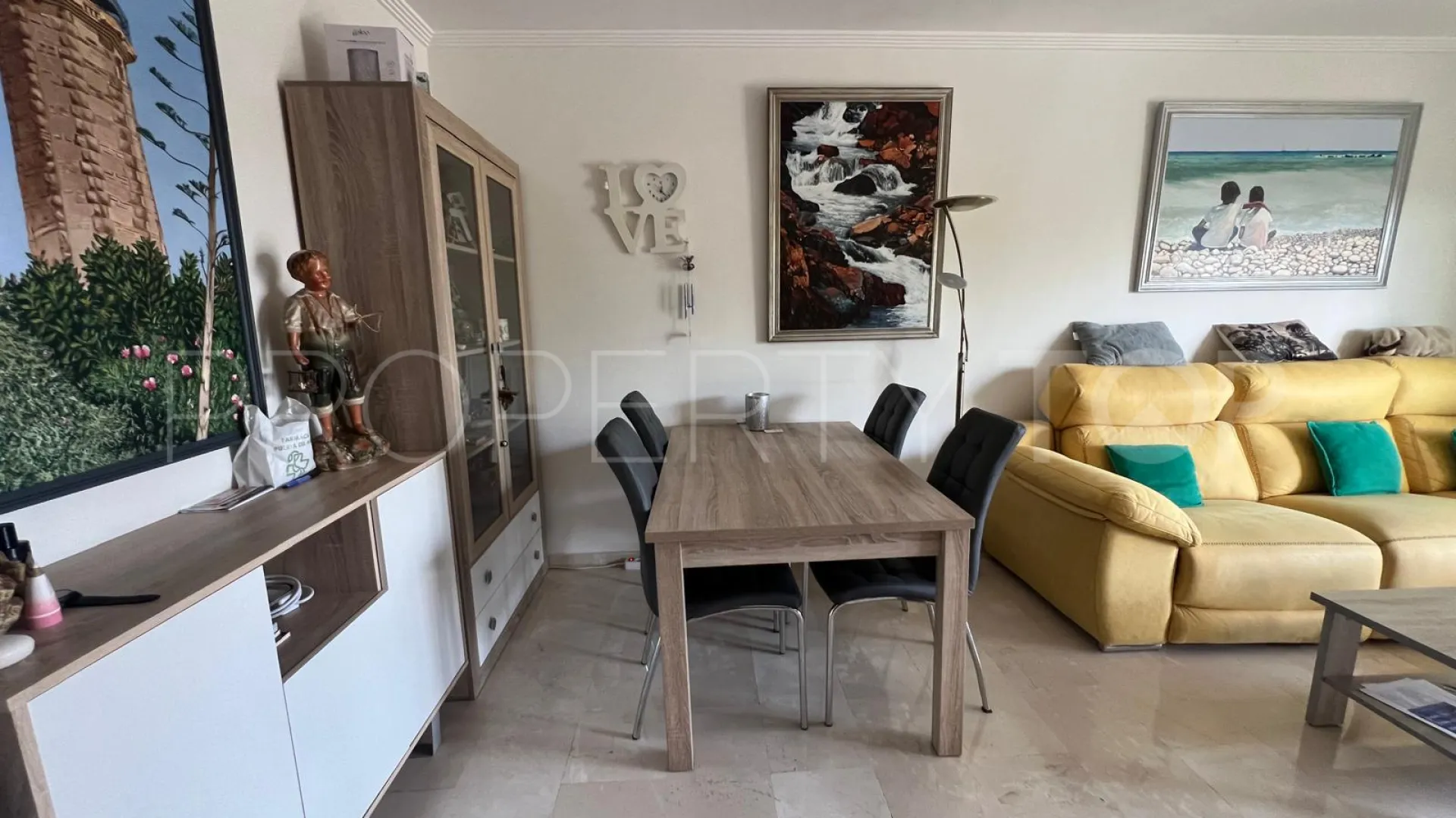 For sale apartment in Estepona with 3 bedrooms