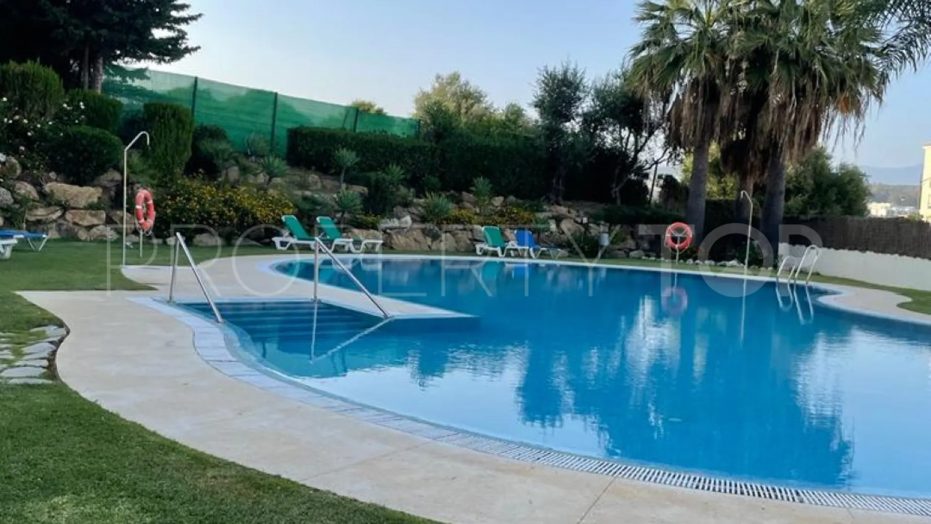 For sale apartment in Estepona with 3 bedrooms