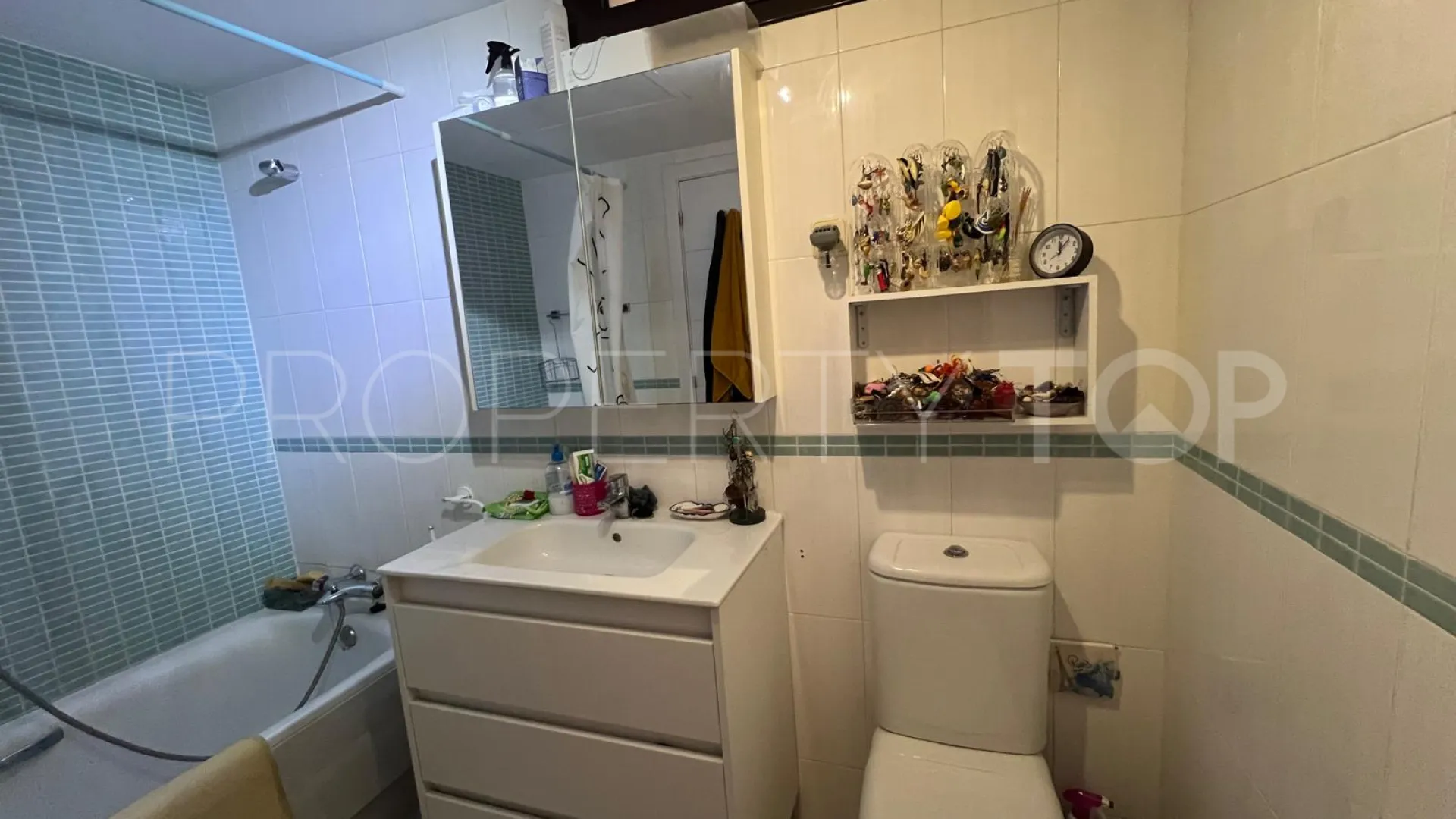 For sale apartment in Estepona with 3 bedrooms