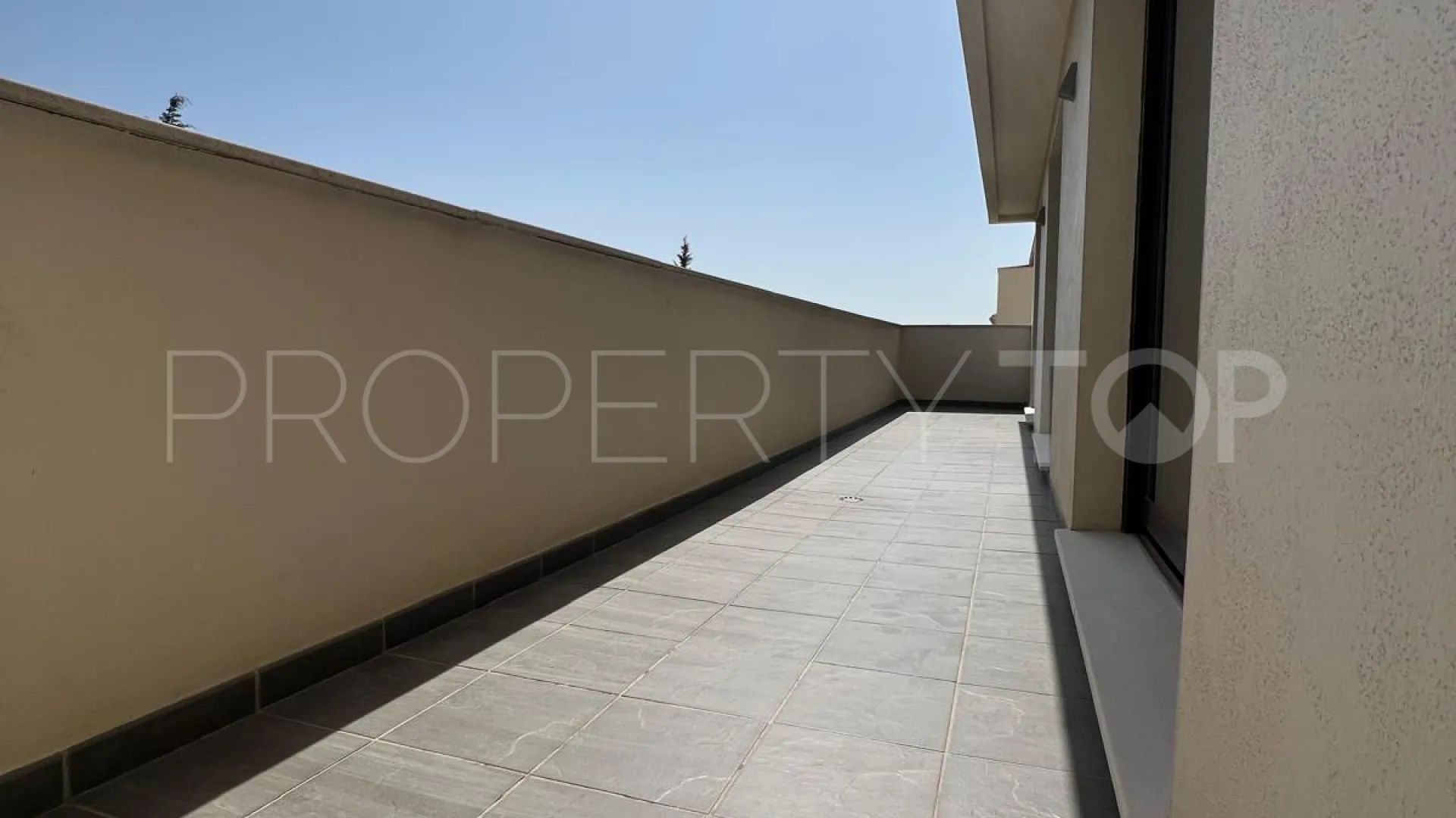 For sale apartment in Estepona with 3 bedrooms