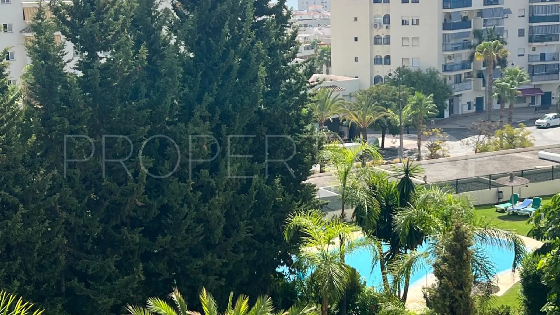 For sale apartment in Estepona with 3 bedrooms