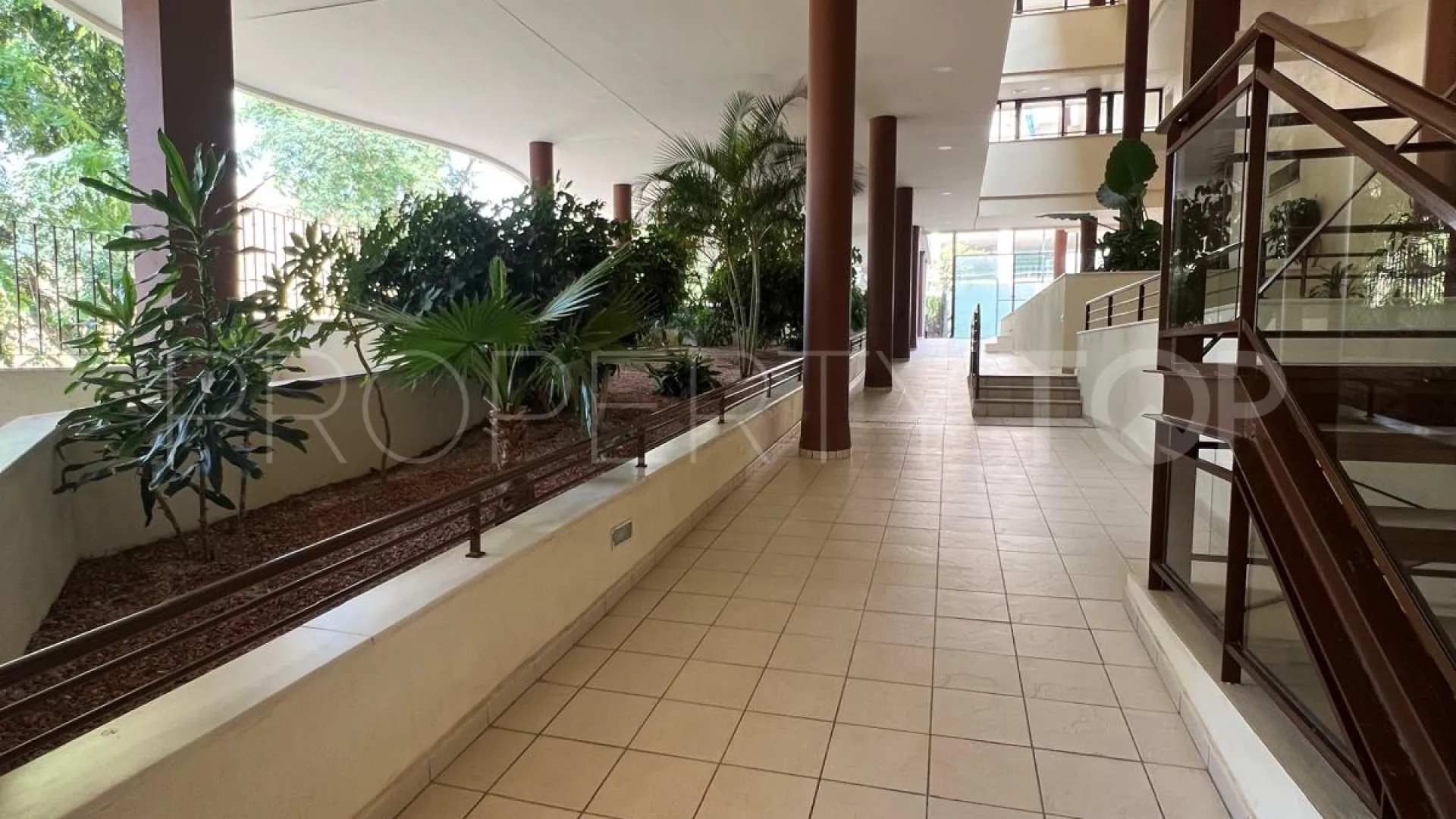 For sale apartment in Estepona with 3 bedrooms