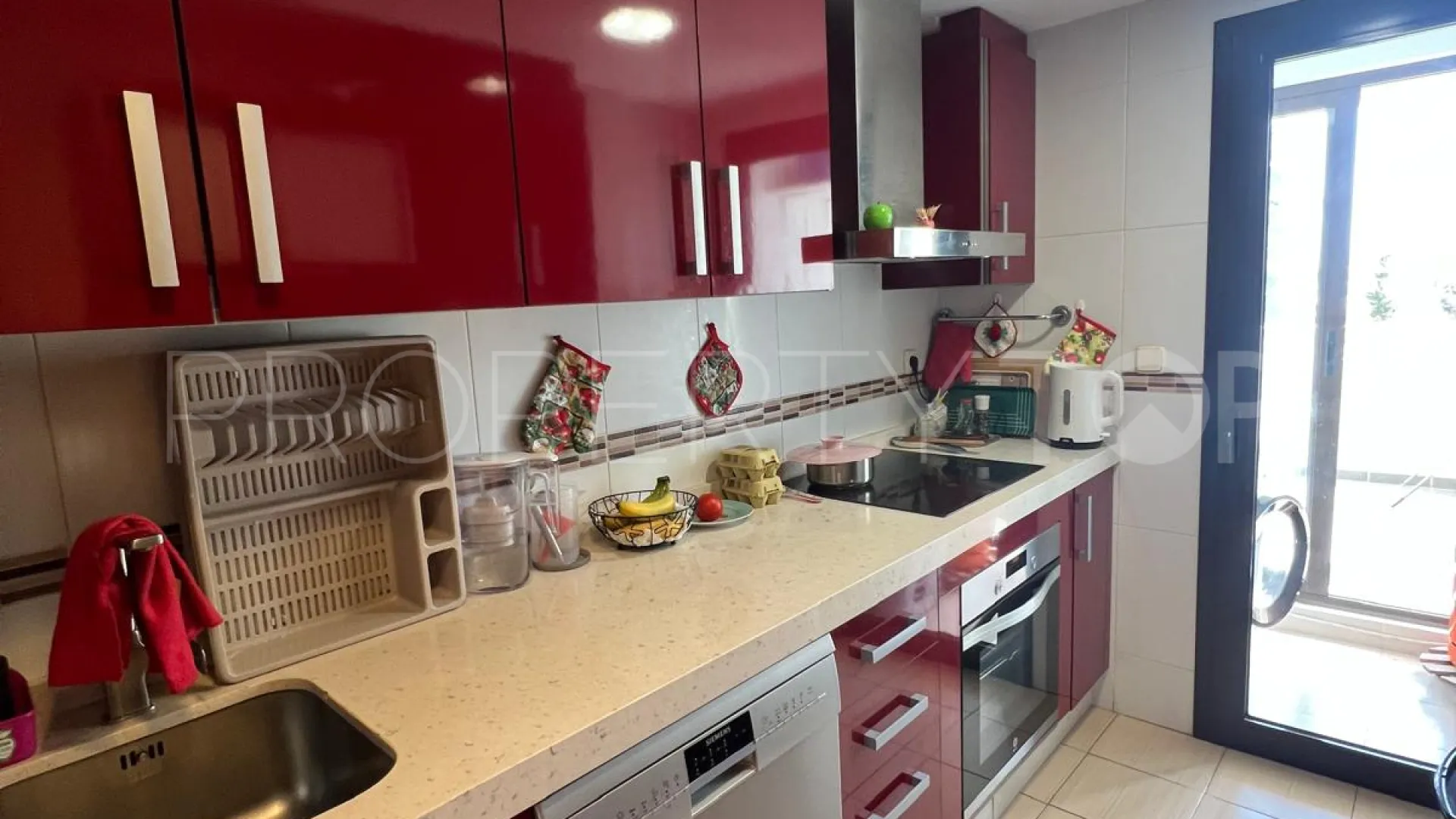 For sale apartment in Estepona with 3 bedrooms