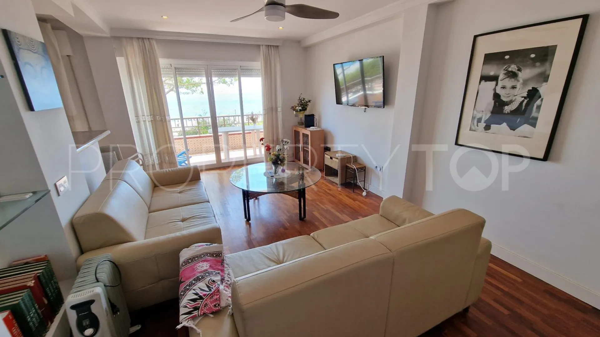 For sale apartment in Estepona Town with 2 bedrooms