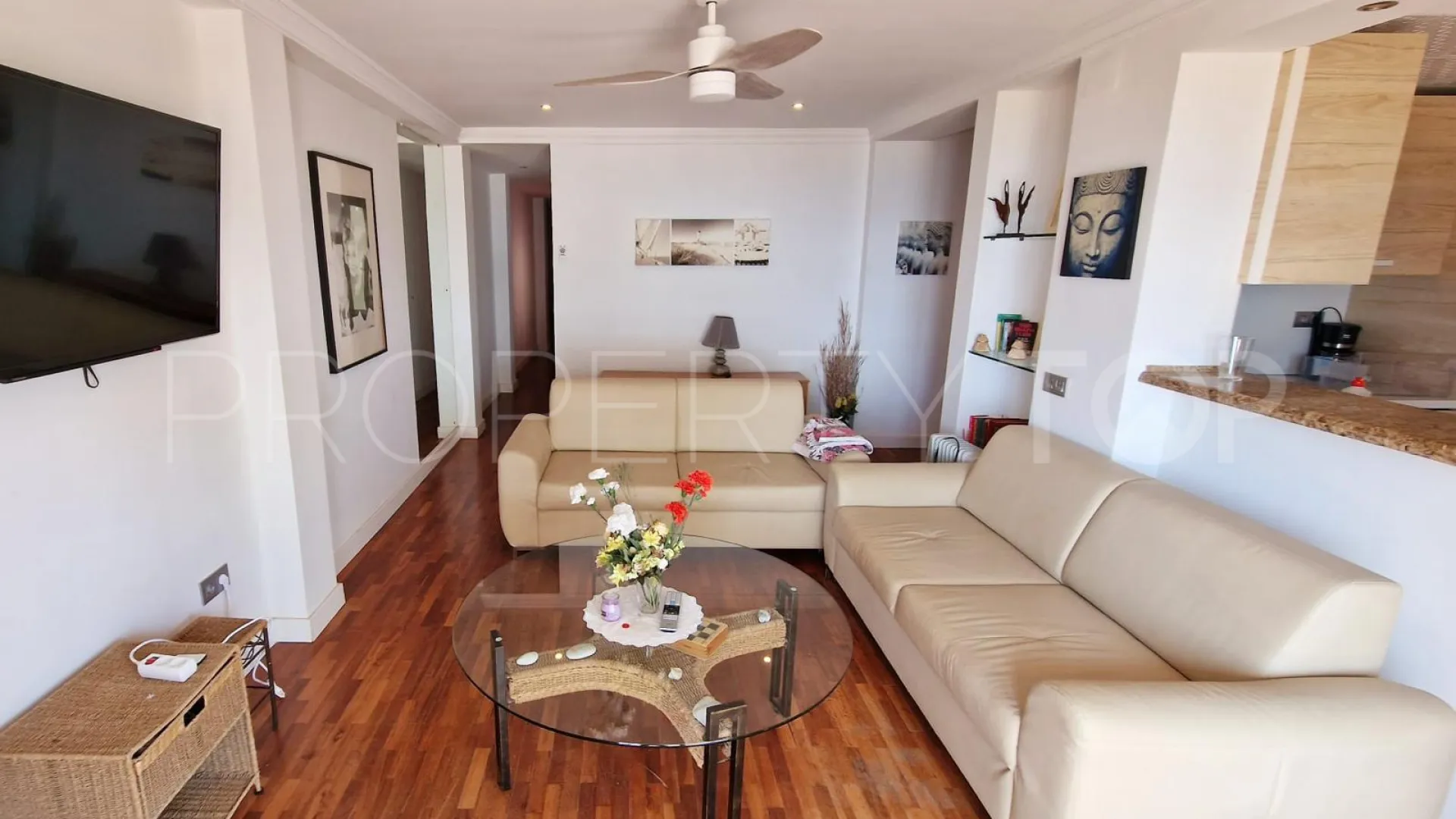 For sale apartment in Estepona Town with 2 bedrooms