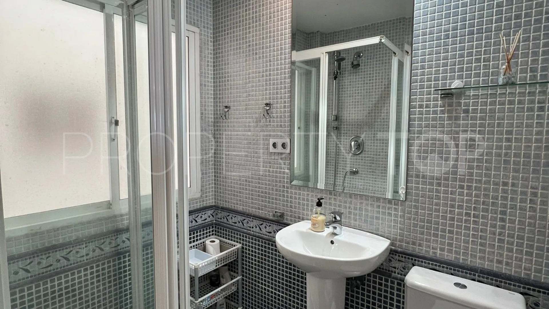 For sale apartment in Estepona Town with 2 bedrooms