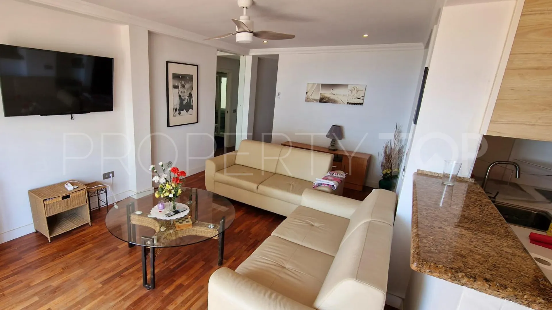 For sale apartment in Estepona Town with 2 bedrooms