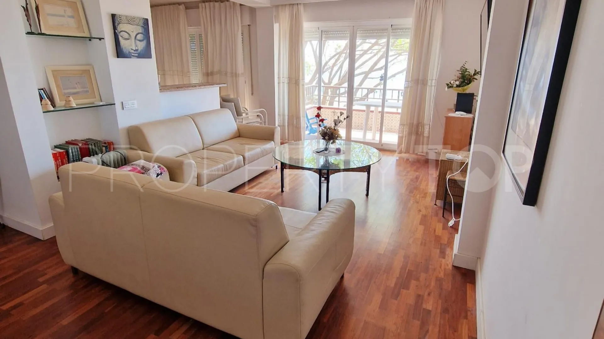 For sale apartment in Estepona Town with 2 bedrooms