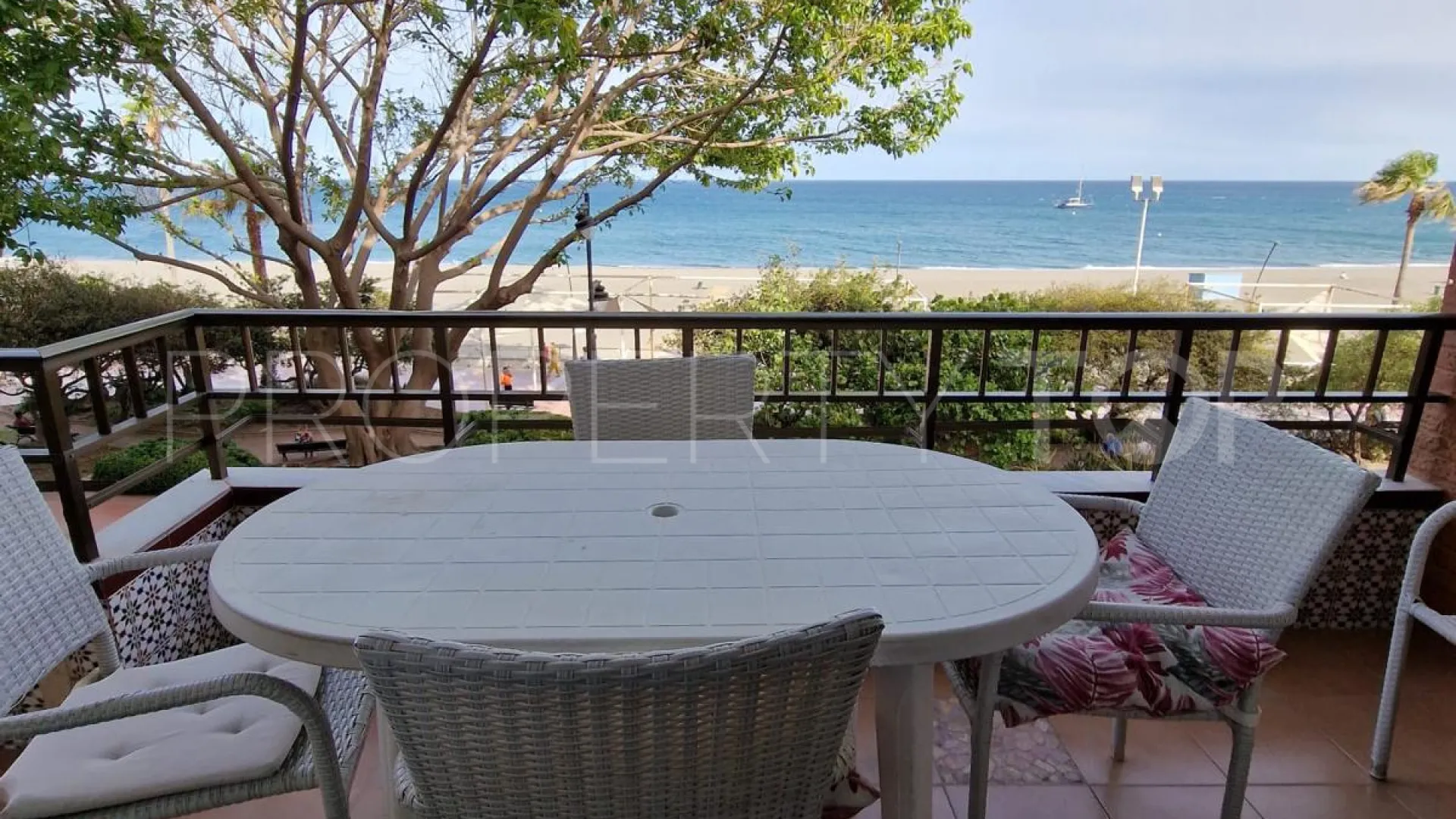 For sale apartment in Estepona Town with 2 bedrooms