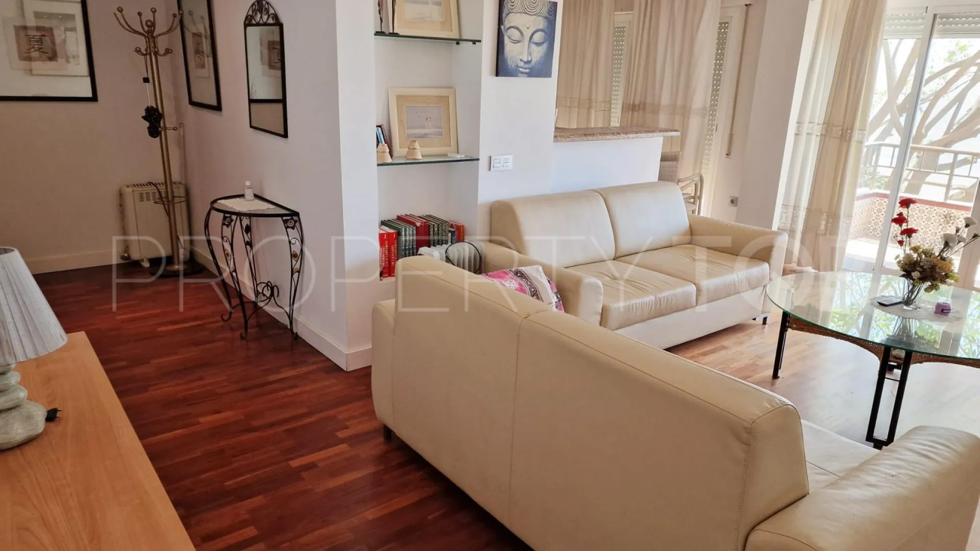 For sale apartment in Estepona Town with 2 bedrooms
