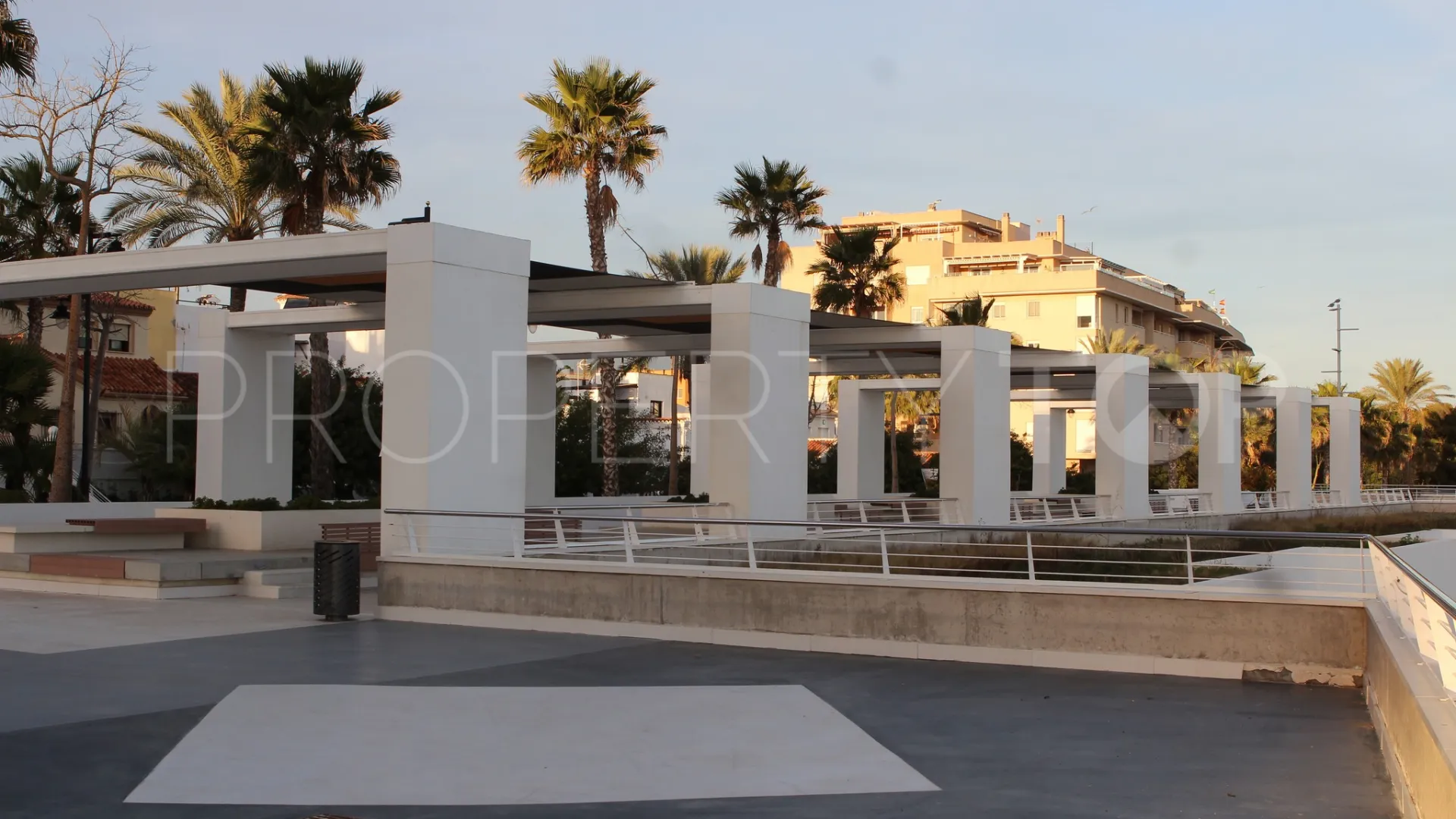For sale apartment in Estepona Town with 2 bedrooms