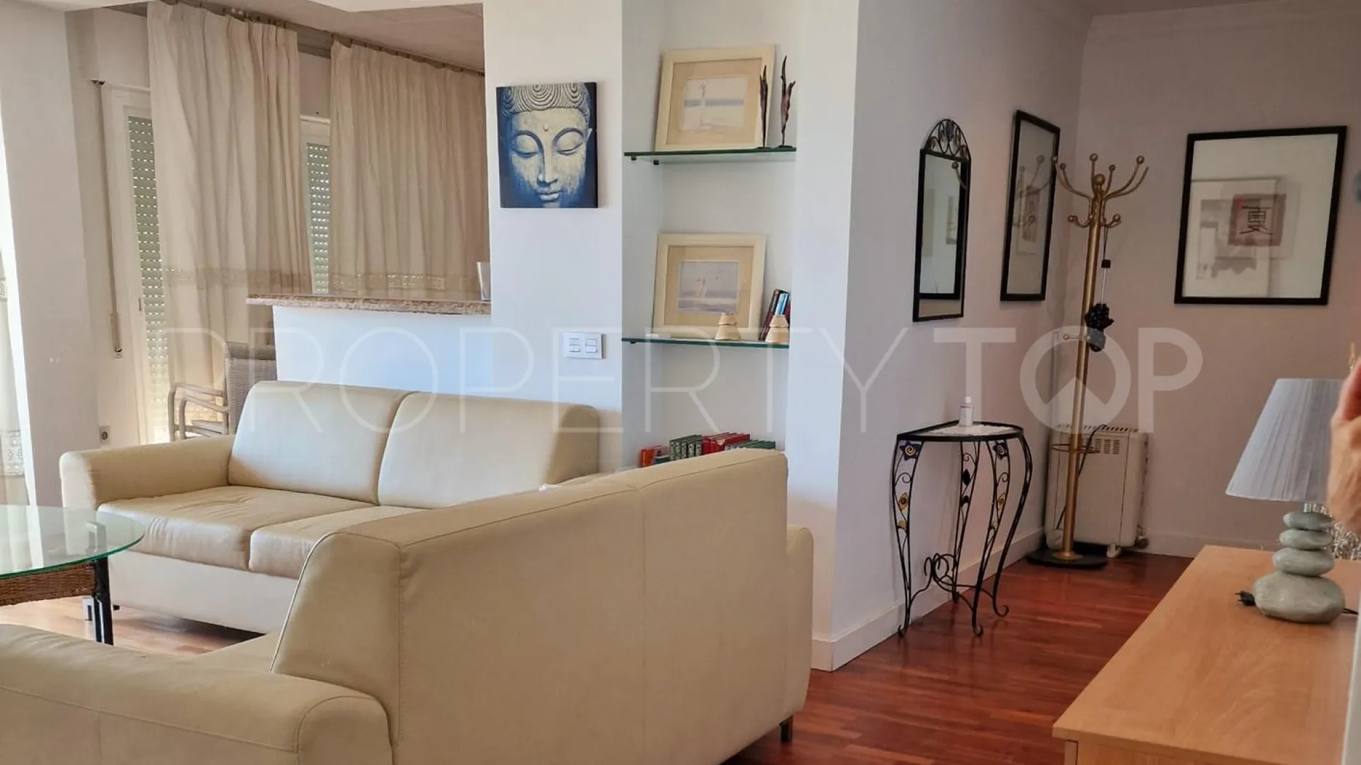 For sale apartment in Estepona Town with 2 bedrooms
