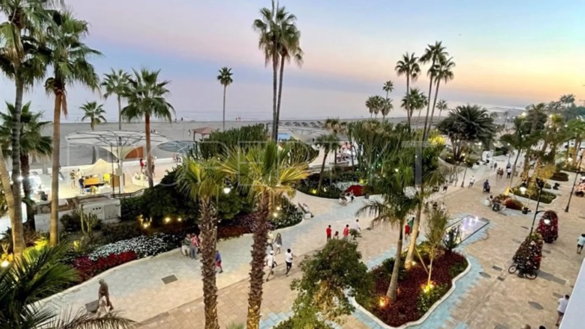 For sale apartment in Estepona Town with 2 bedrooms