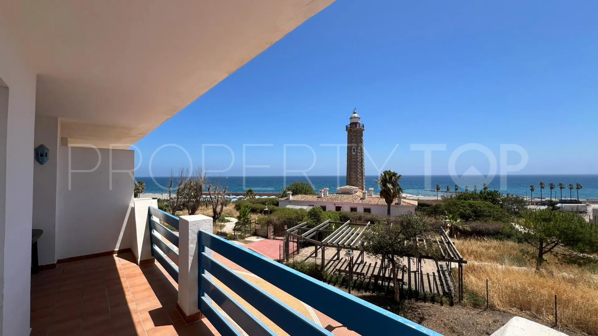 Buy apartment in Estepona