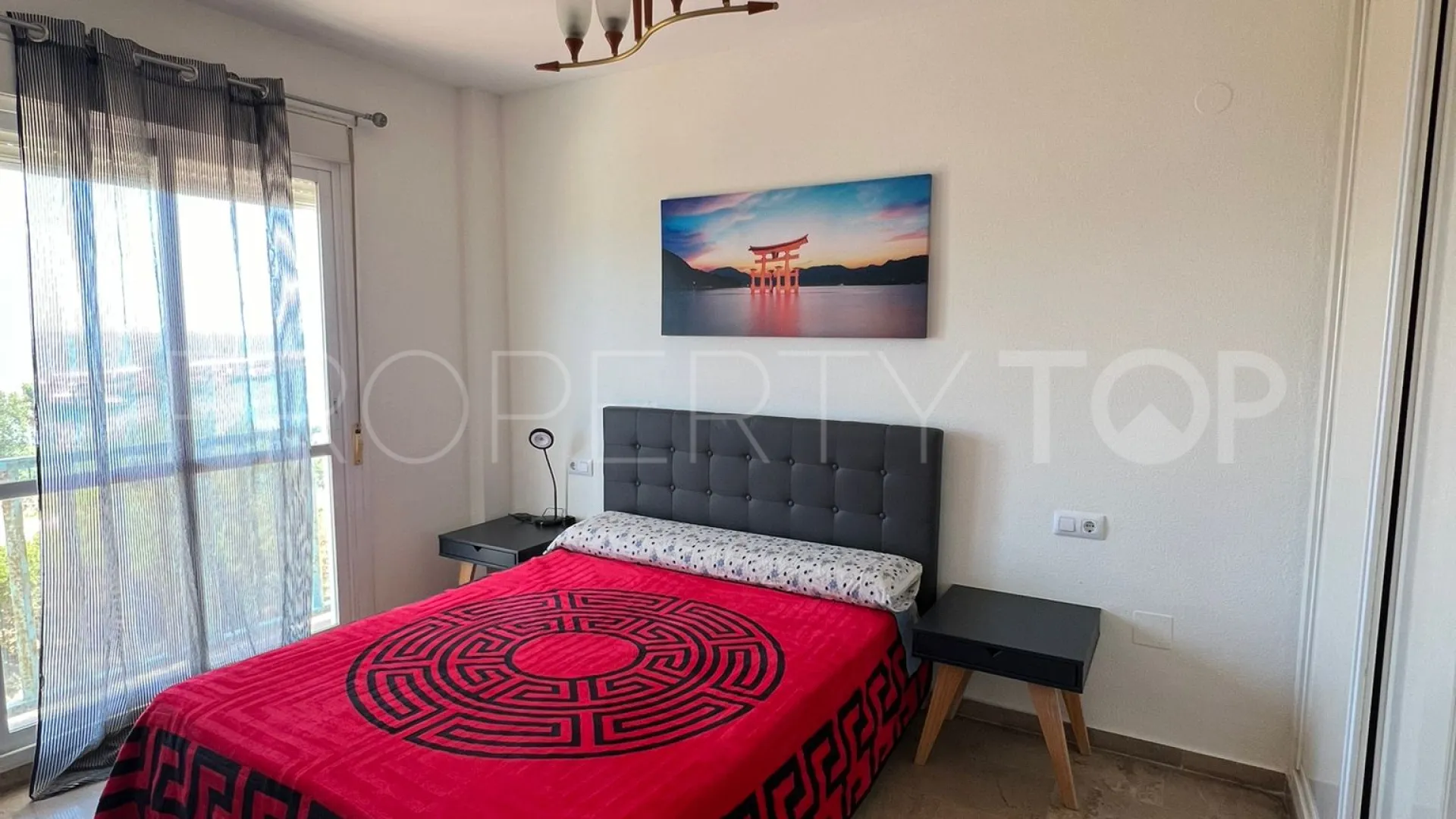 Buy apartment in Estepona