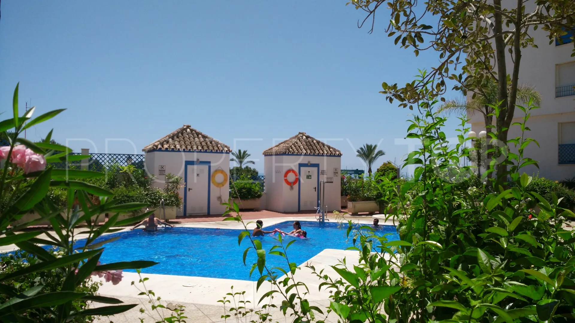 Buy apartment in Estepona