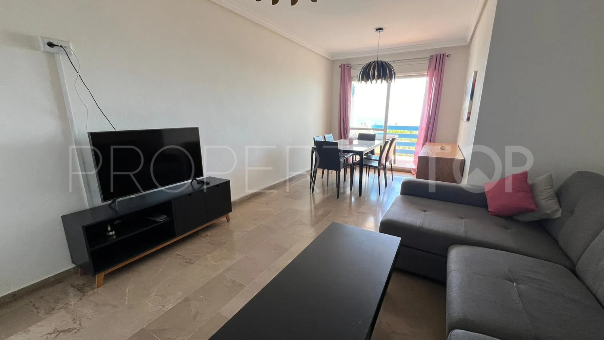 Buy apartment in Estepona