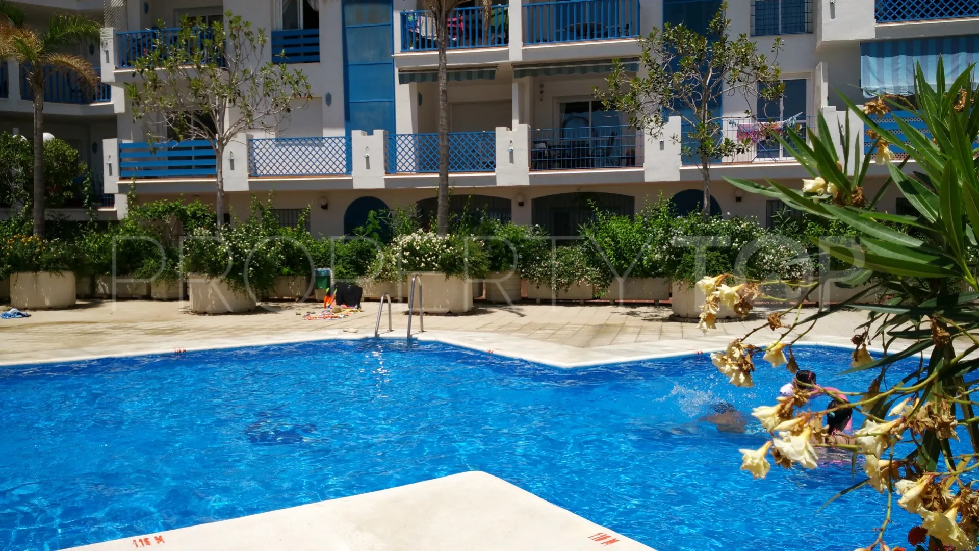 Buy apartment in Estepona