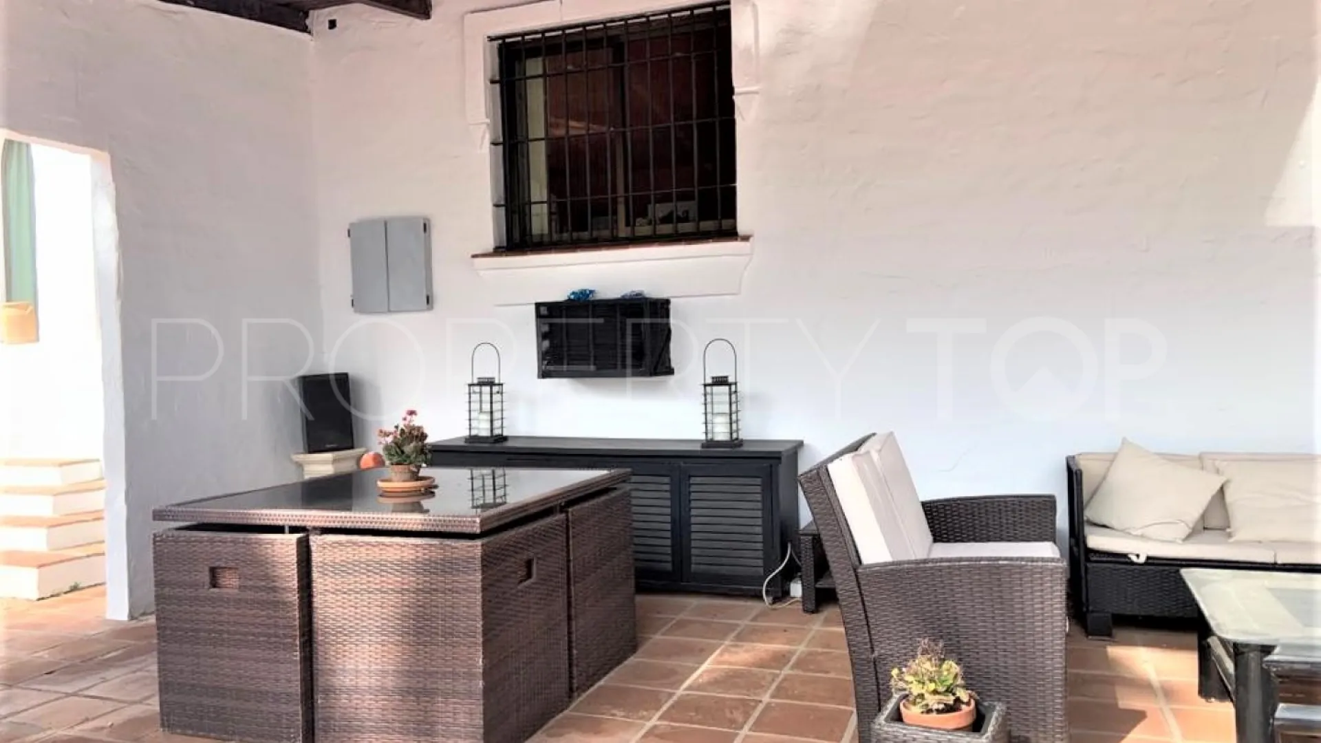 For sale Estepona semi detached villa with 4 bedrooms