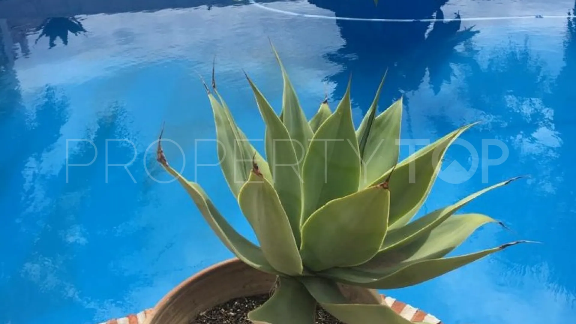 For sale Estepona semi detached villa with 4 bedrooms