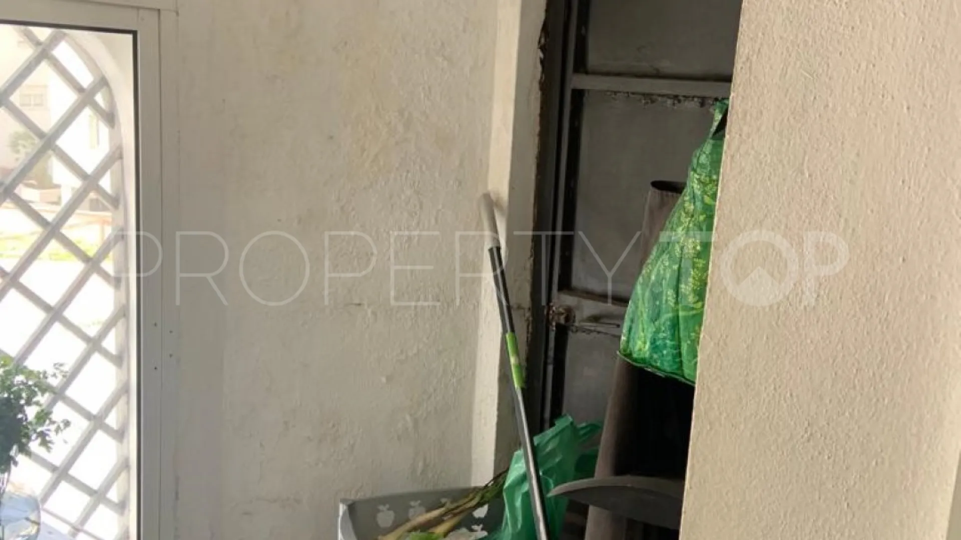 For sale Estepona semi detached villa with 4 bedrooms