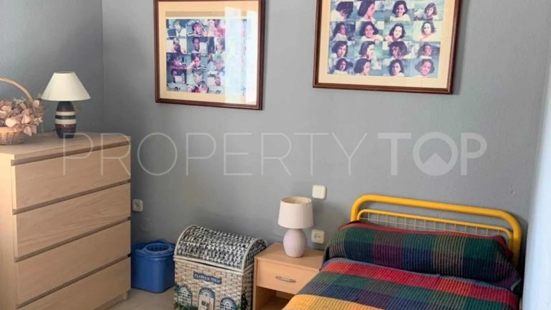 For sale Estepona semi detached villa with 4 bedrooms