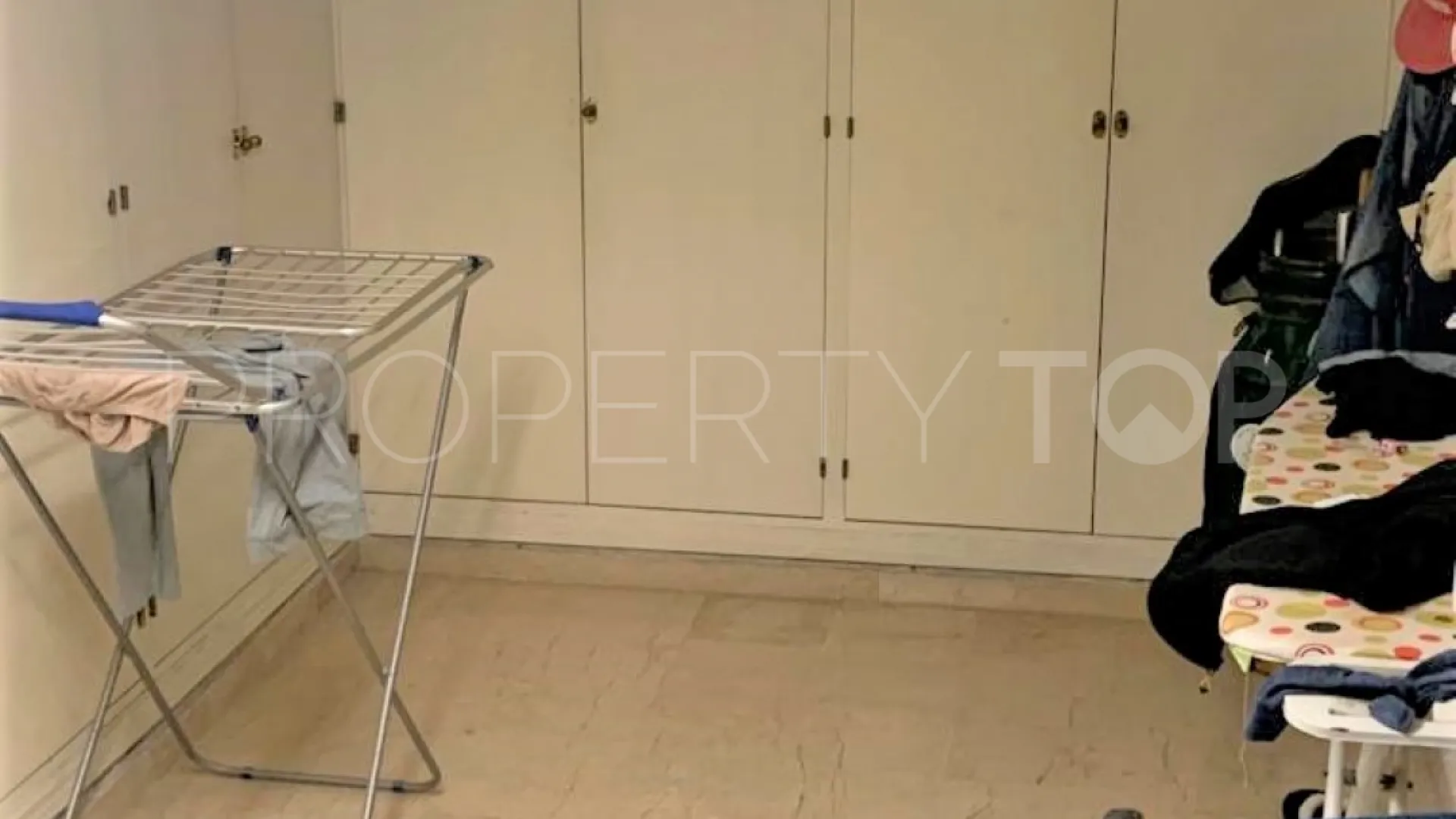 For sale Estepona semi detached villa with 4 bedrooms