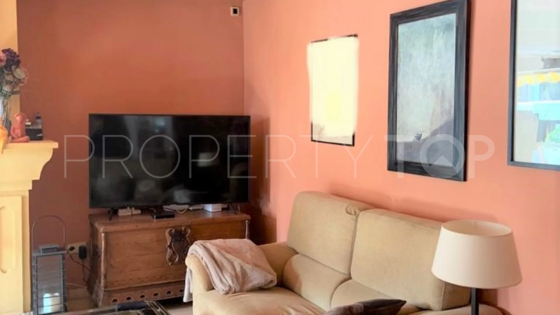 For sale Estepona semi detached villa with 4 bedrooms