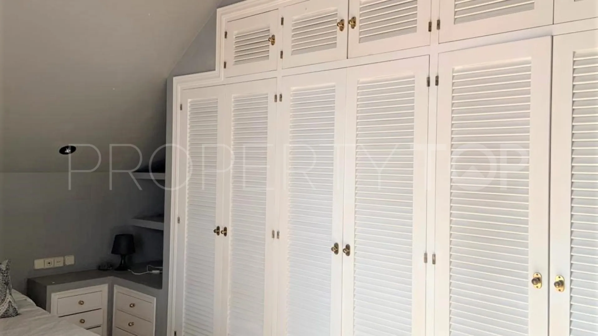For sale Estepona semi detached villa with 4 bedrooms