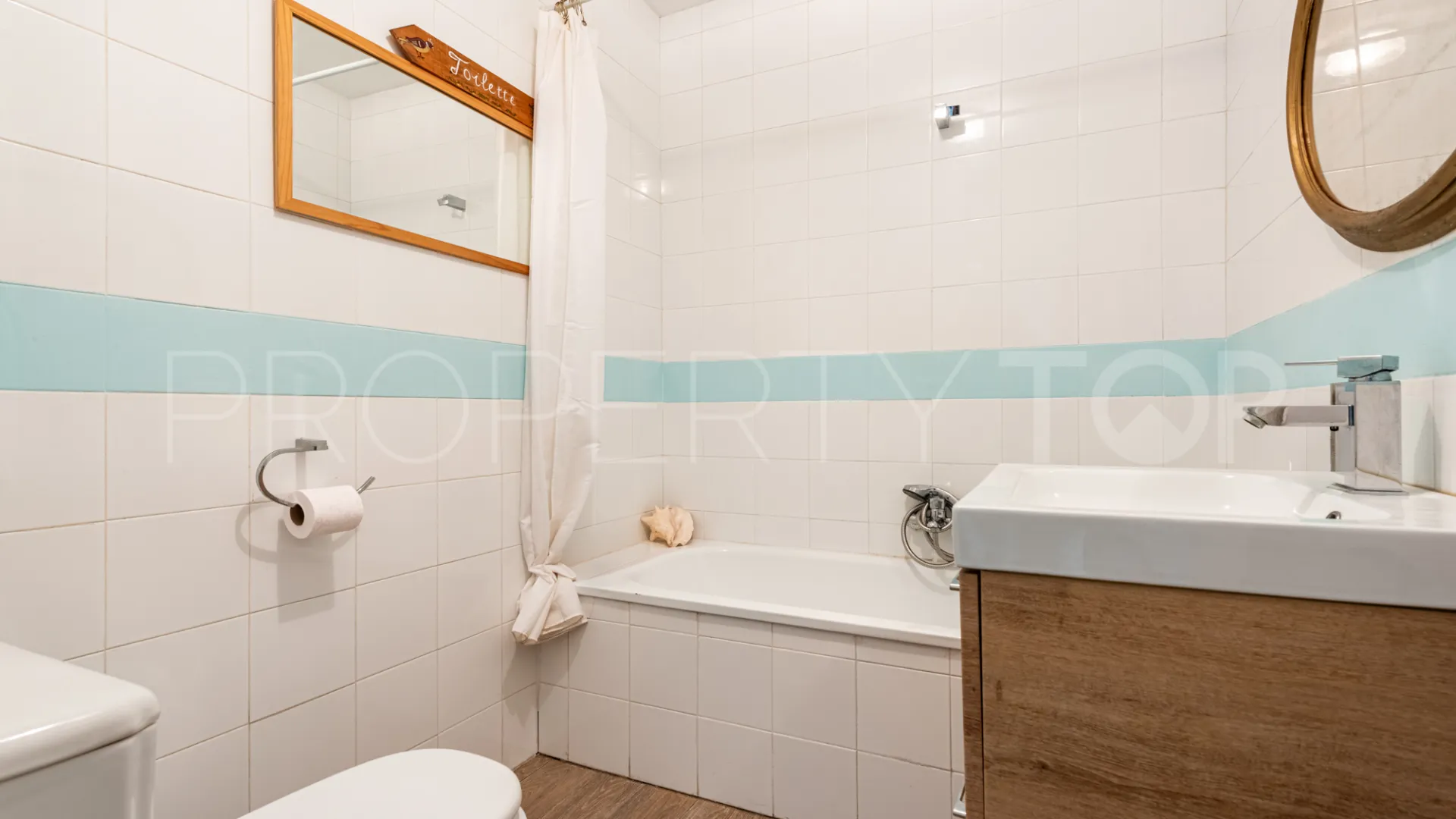 Villa pareada con 3 dormitorios en venta en Guadalmina Alta